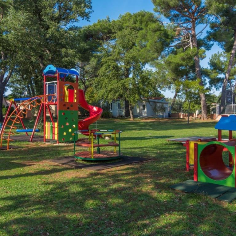 Çocuklar İçin Hijyenik Oyun Parkları